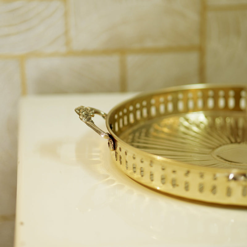 Pooja Thali with Handle [Jaalidar Khomcha]