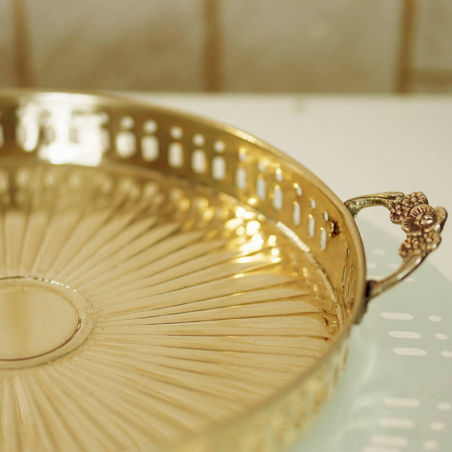 Pooja Thali with Handle [Jaalidar Khomcha]