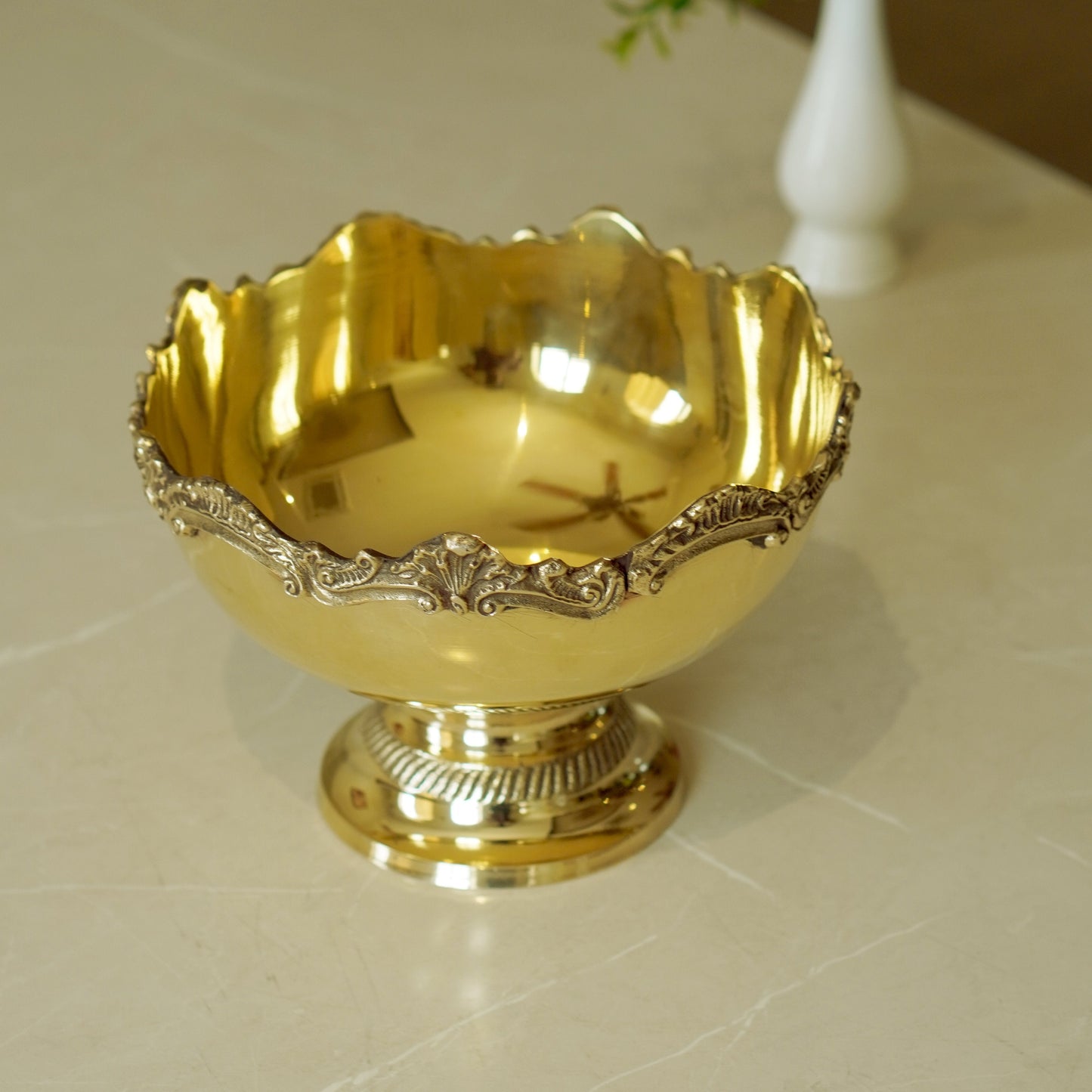 Brass decorative fruit bowl / table bowl