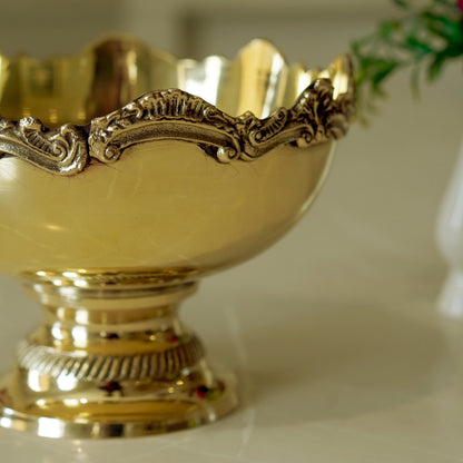 Brass decorative fruit bowl / table bowl