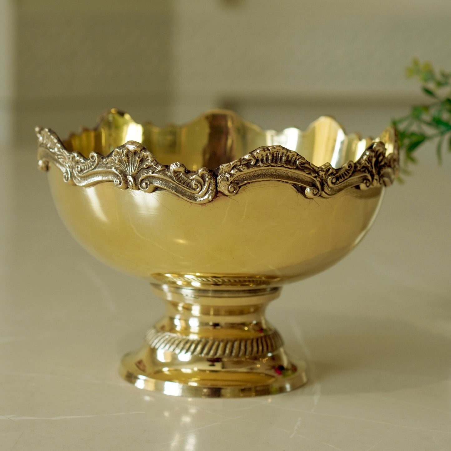 Brass decorative fruit bowl / table bowl