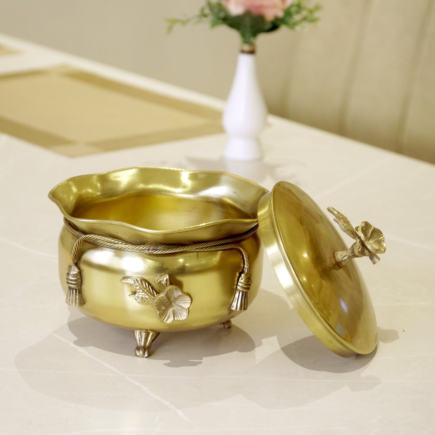 Brass Antique Tie Bowl with Lid