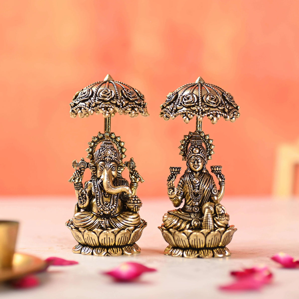 Brass Sitting On Lotus Ganesha And Lakshmi Lightweight Idols Set With Umbrella (4.5 Inch)