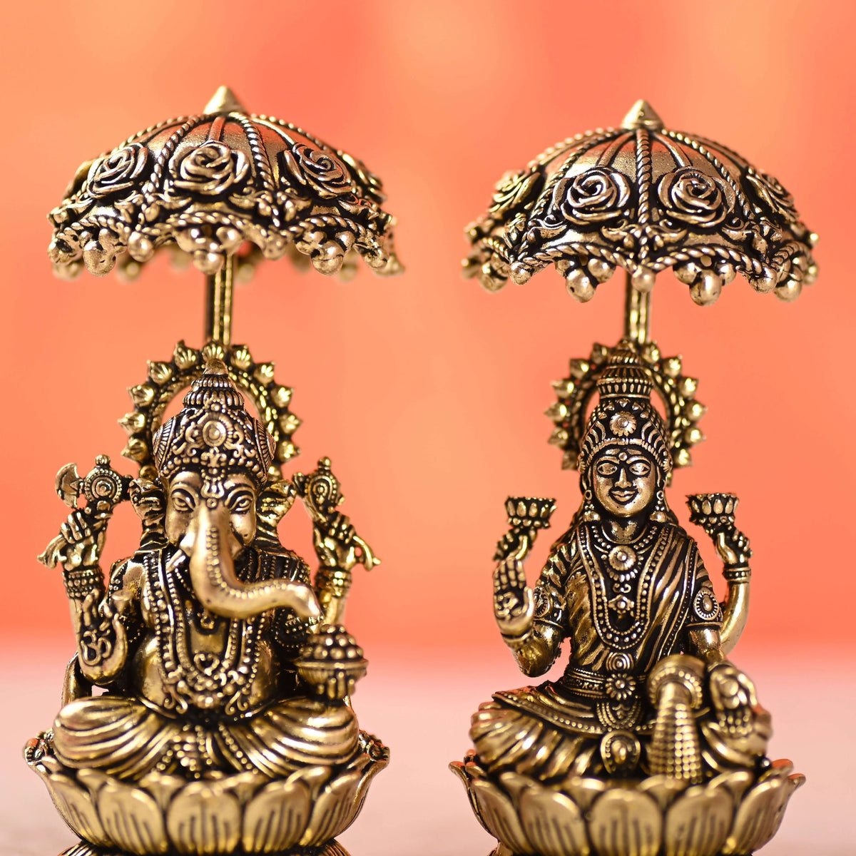 Brass Sitting On Lotus Ganesha And Lakshmi Lightweight Idols Set With Umbrella (4.5 Inch)