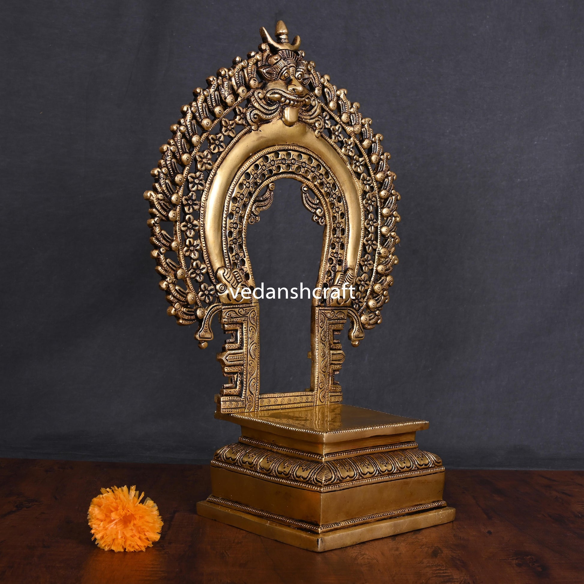Brass Singhasan With Prabhavali Craft (18 Inch)