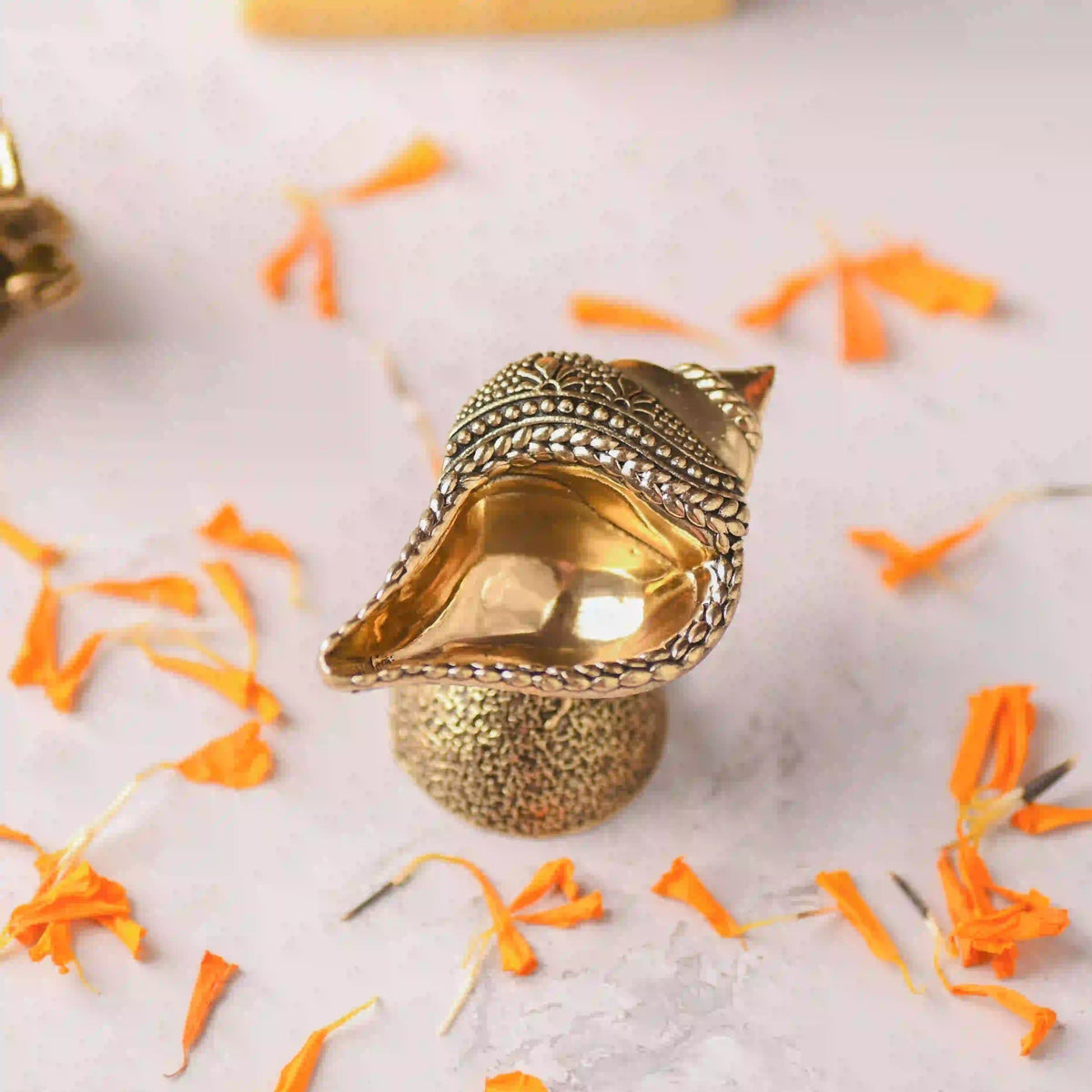 Brass Handcrafted Conch Lightweight Diya (1.8 Inch)