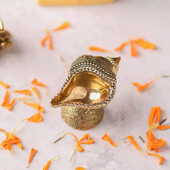 Brass Handcrafted Conch Lightweight Diya (1.8 Inch)