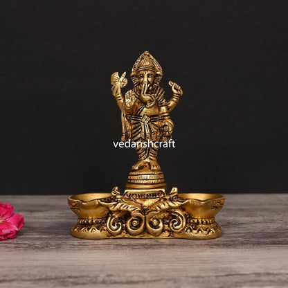 Brass Blessing Ganesha Diya (5.5 Inch)