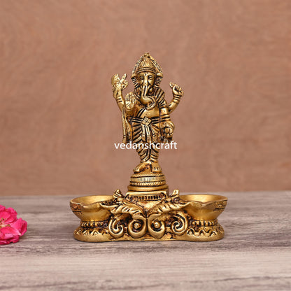 Brass Blessing Ganesha Diya (5.5 Inch)