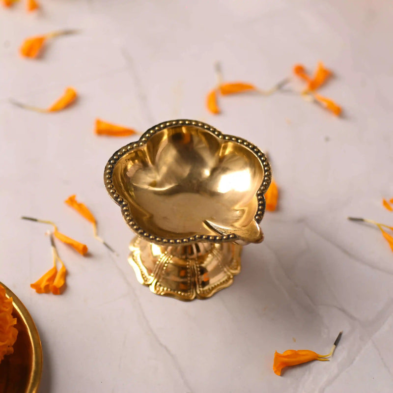 Brass Elegant Single Petal Diya