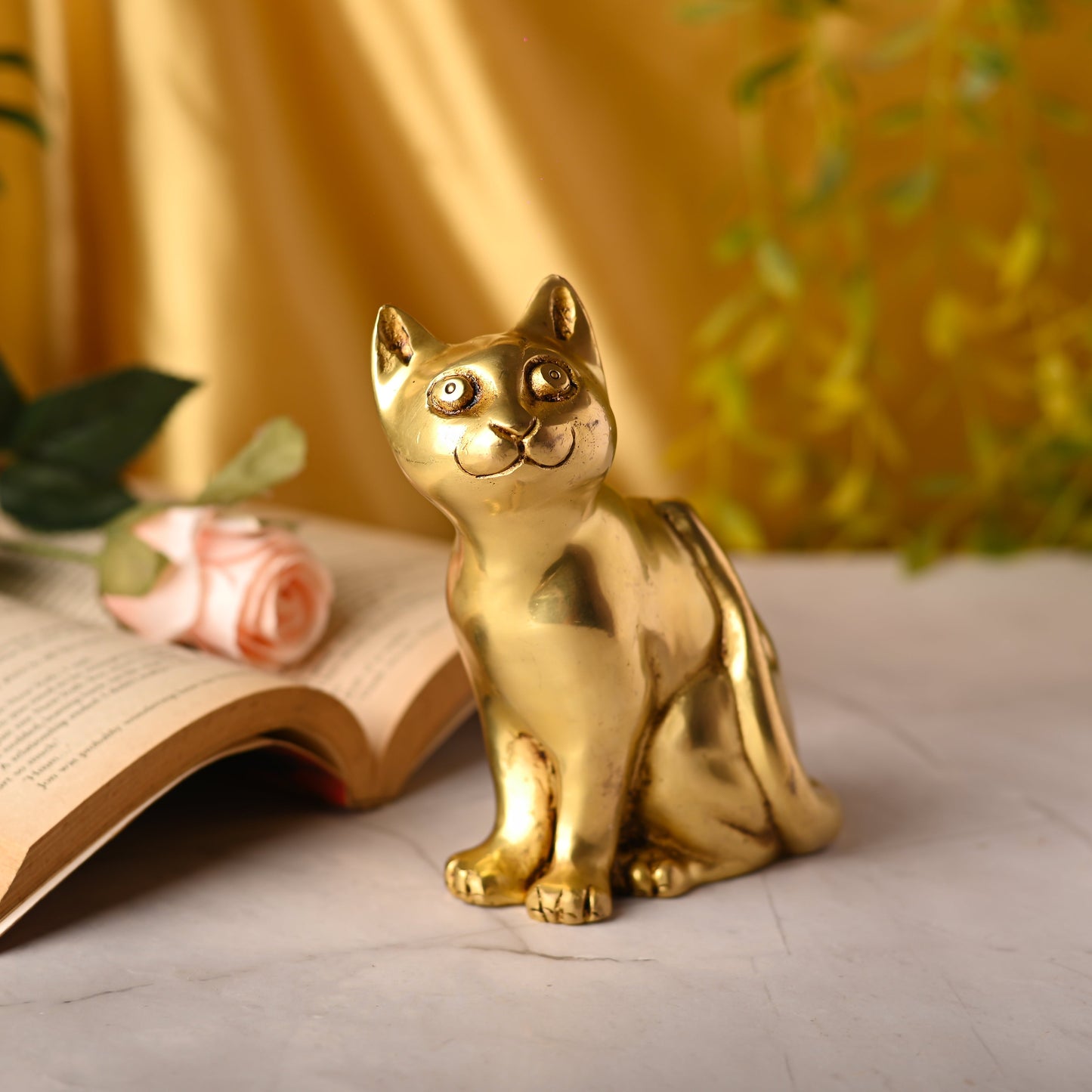 Brass Cat Sitting Statue (5.3 Inch)