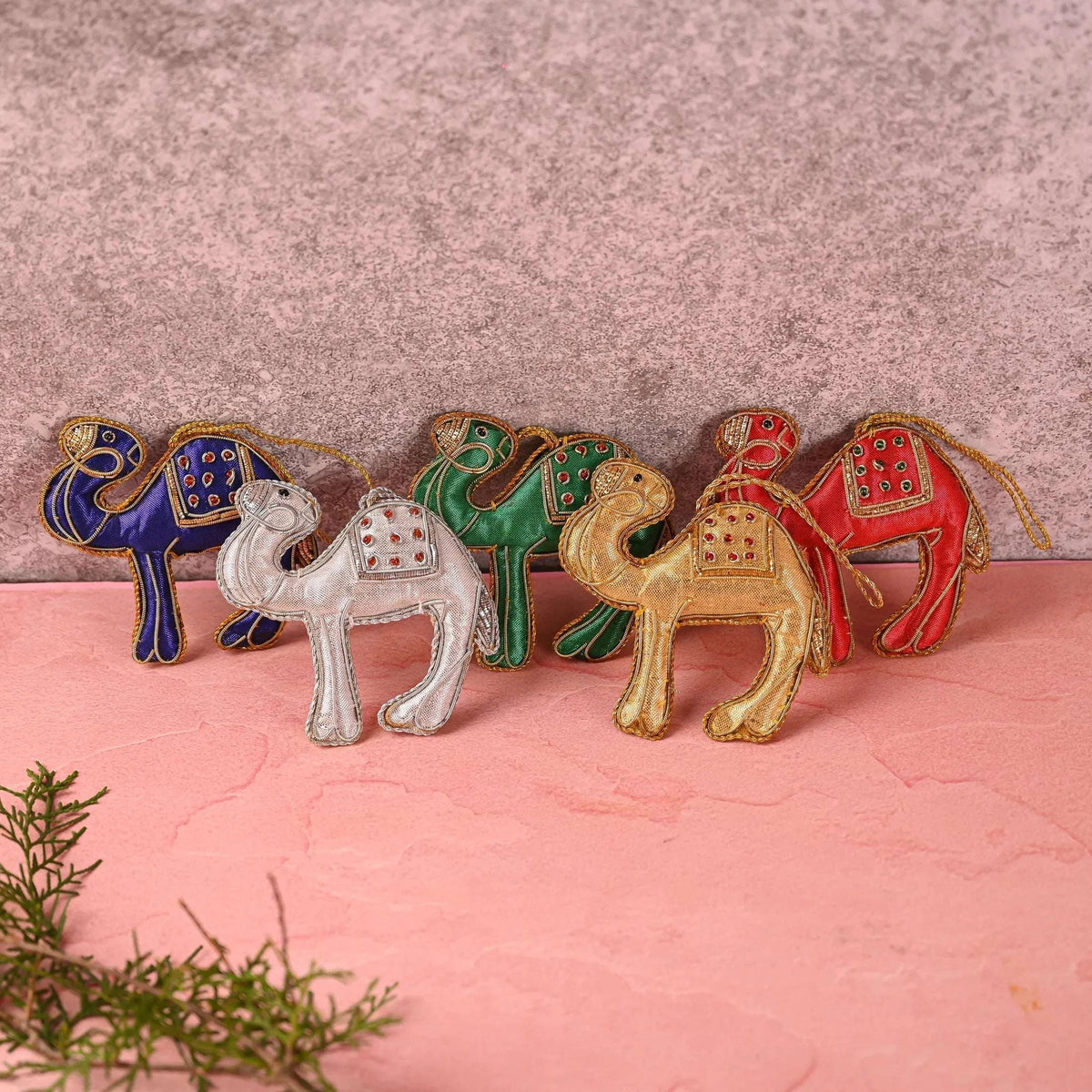 Embroidered Decorative Camel Christmas Tree Hanging Set (3.5 Inch)