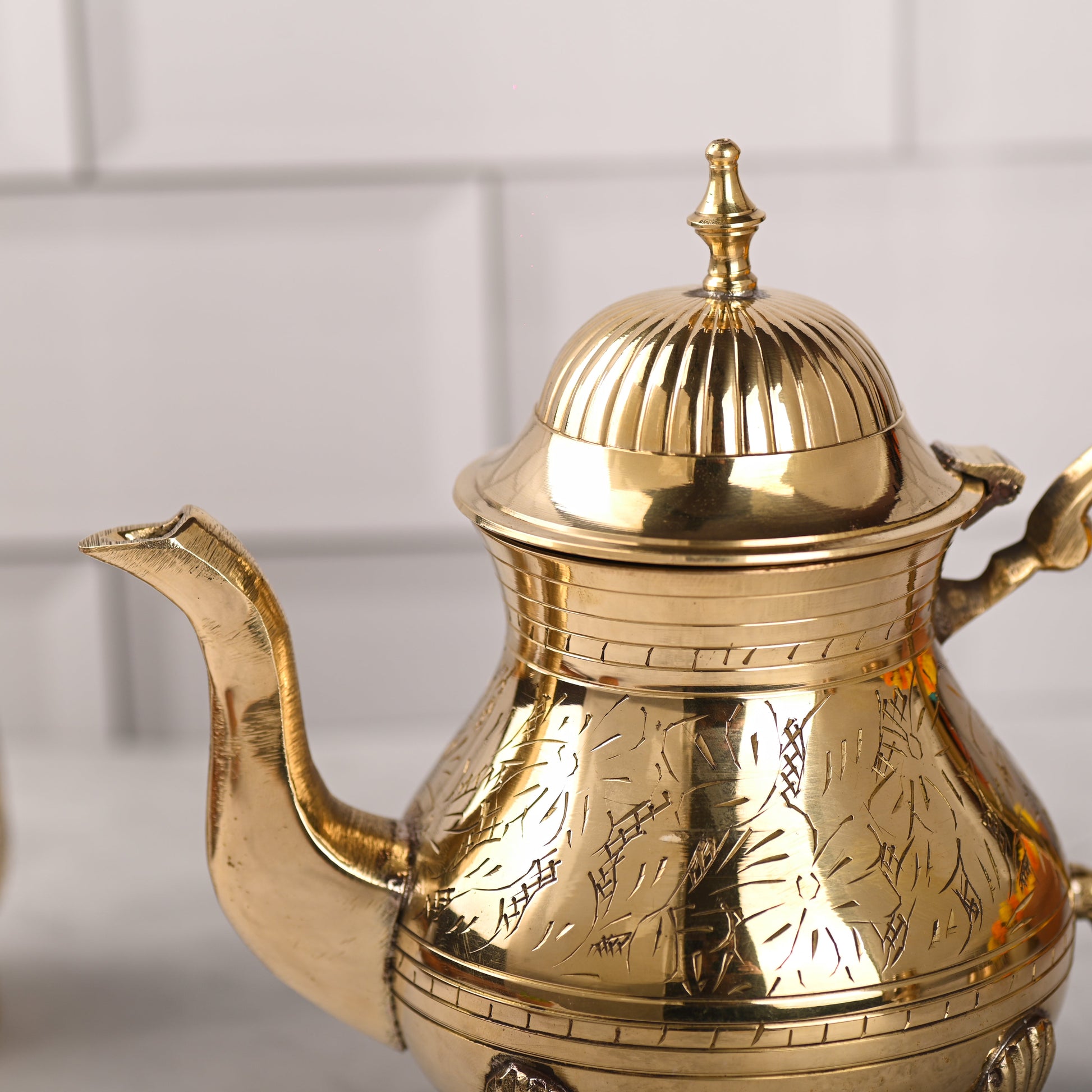 Brass Leaf Design Mughlai Tea Pot with Lid – Premium Brassware (7.4 Inch)