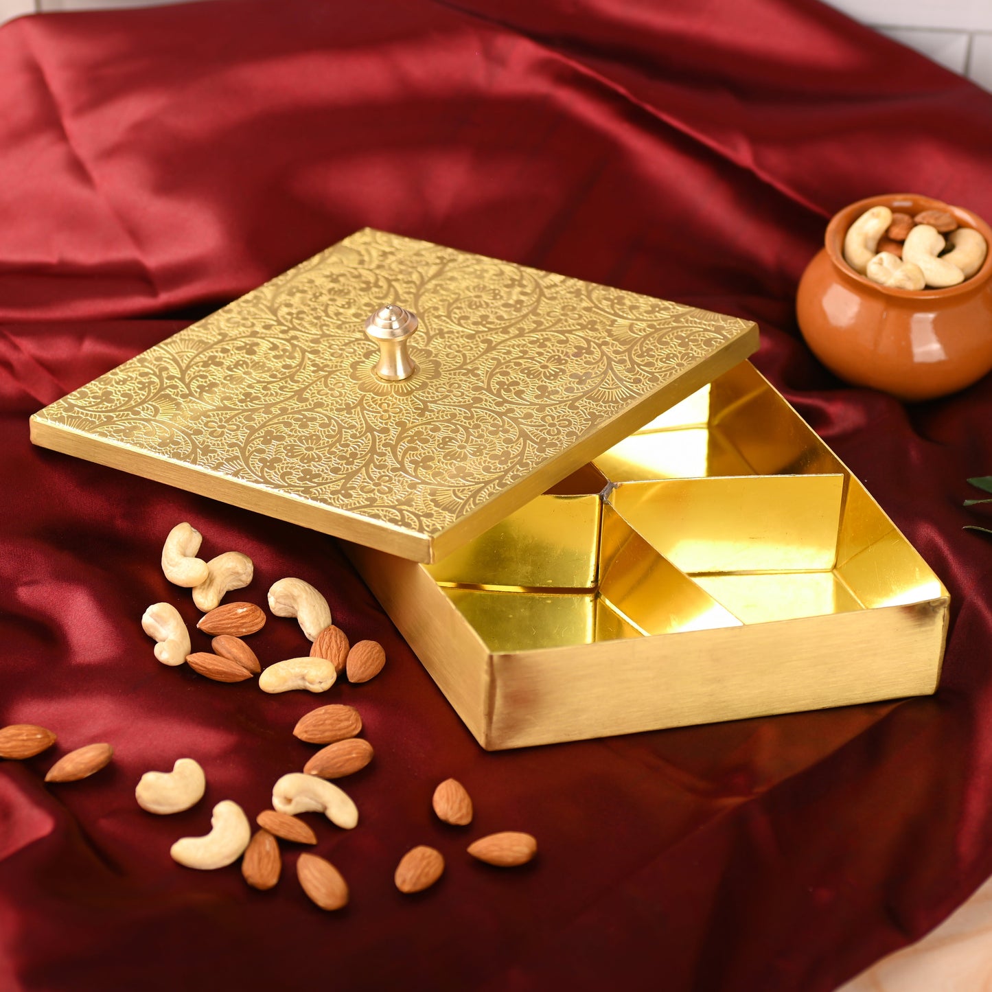 Brass Handcrafted Dry Fruit Box with Lid – Traditional Indian Brassware (2.9 Inch)