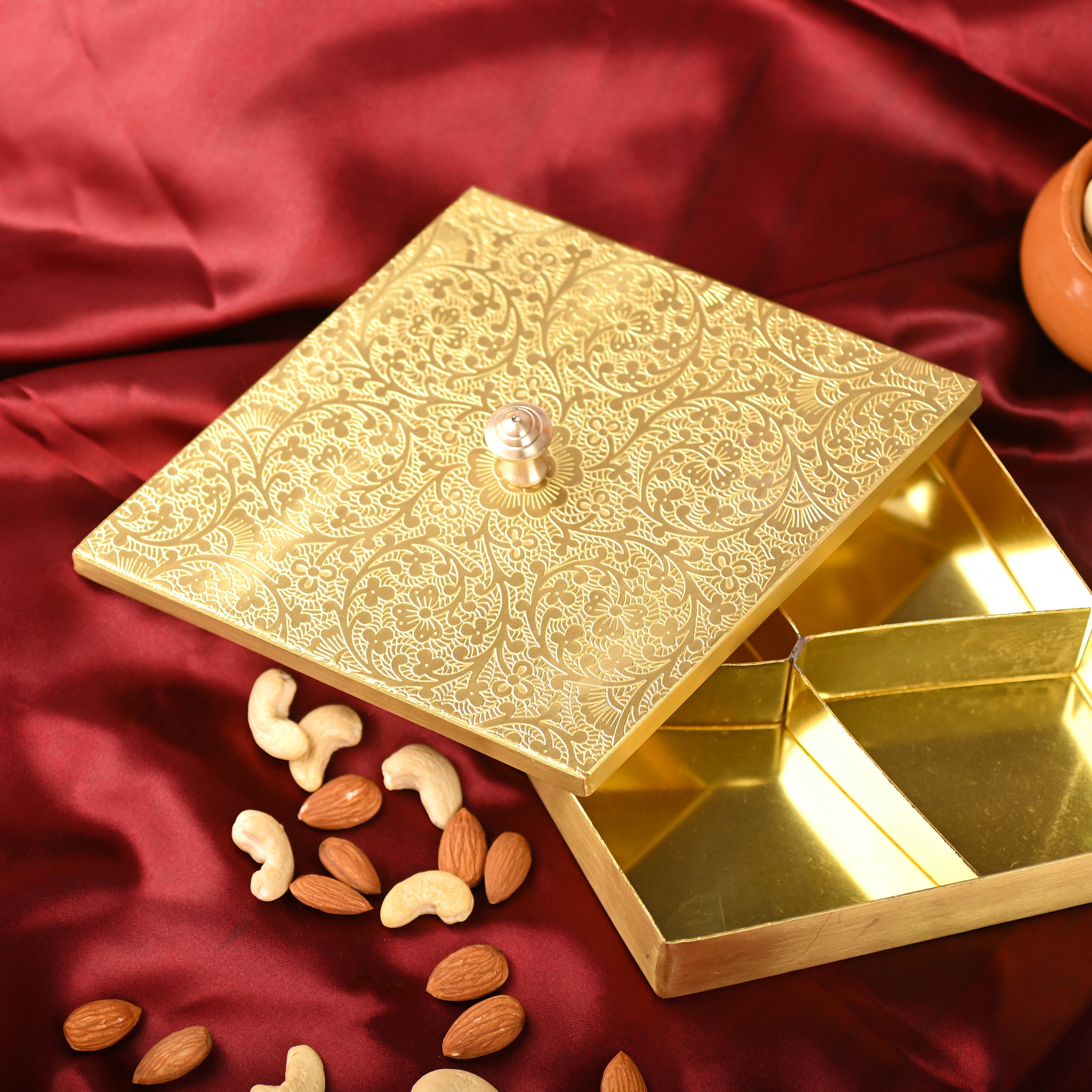 Brass Handcrafted Dry Fruit Box with Lid – Traditional Indian Brassware (2.9 Inch)