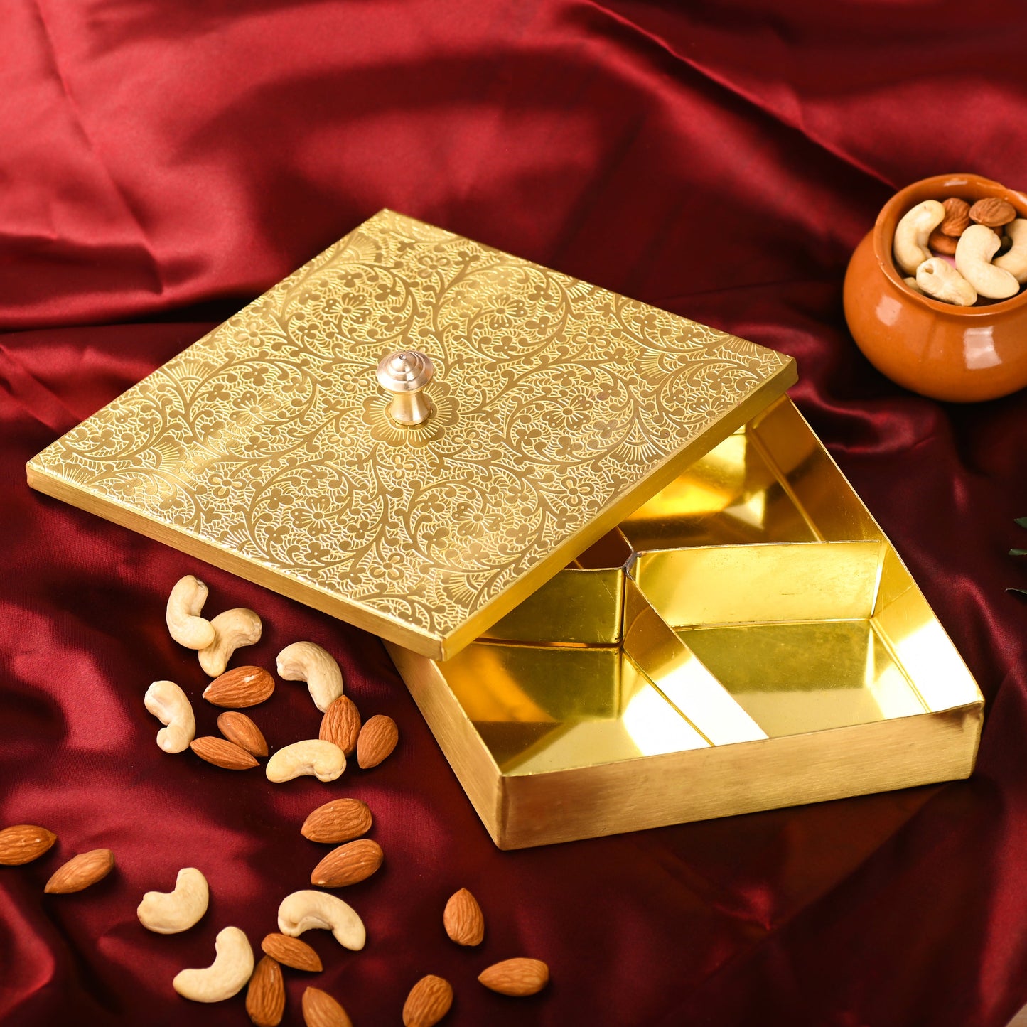 Brass Handcrafted Dry Fruit Box with Lid – Traditional Indian Brassware (2.9 Inch)