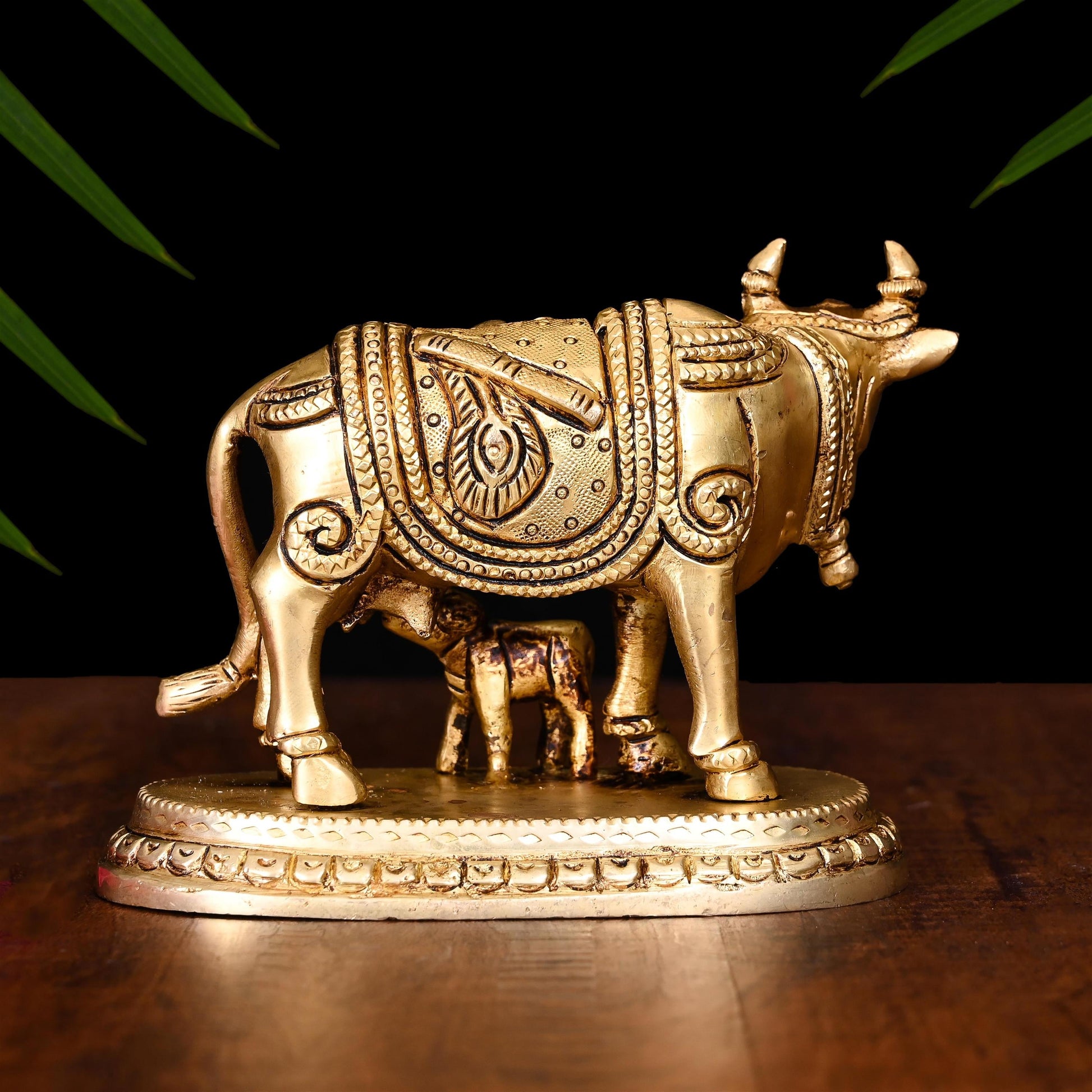 Brass Kamdhenu Cow With Calf Idol (3.5 Inch)