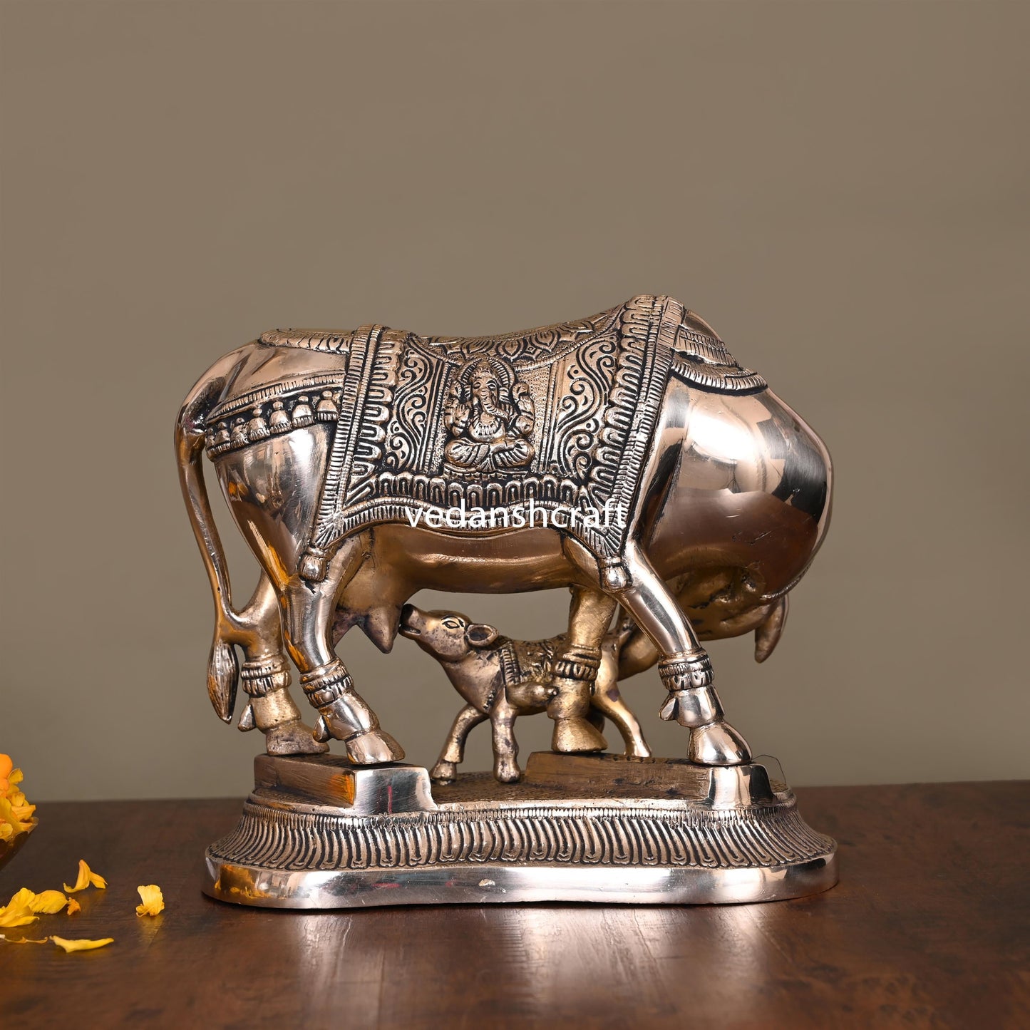 Brass Kamdhenu Cow With Calf Idol (7.2 Inch)