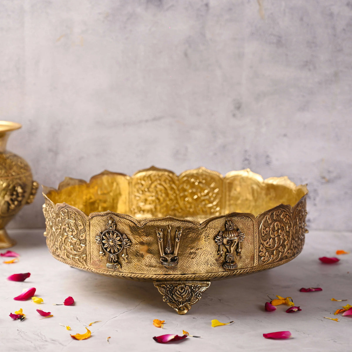 Brass Shankh Chakra Namah Urli