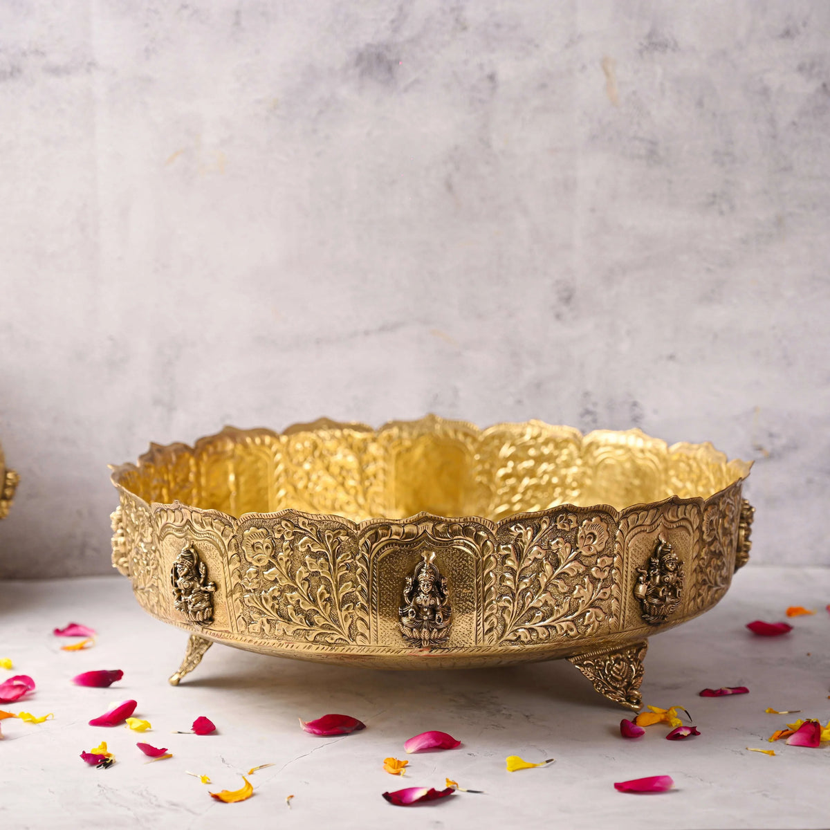Brass Ashtalakshmi Urli