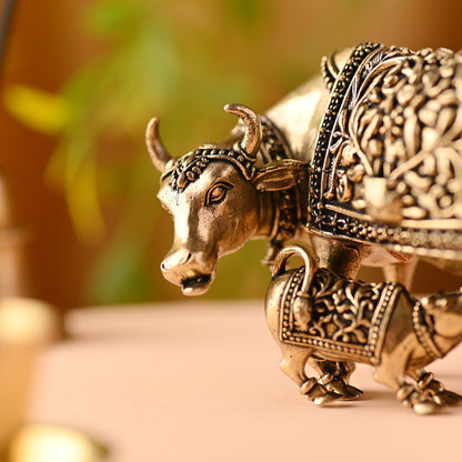 Brass Kamdhenu Cow with Calf Idol – Handmade Auspicious Decor