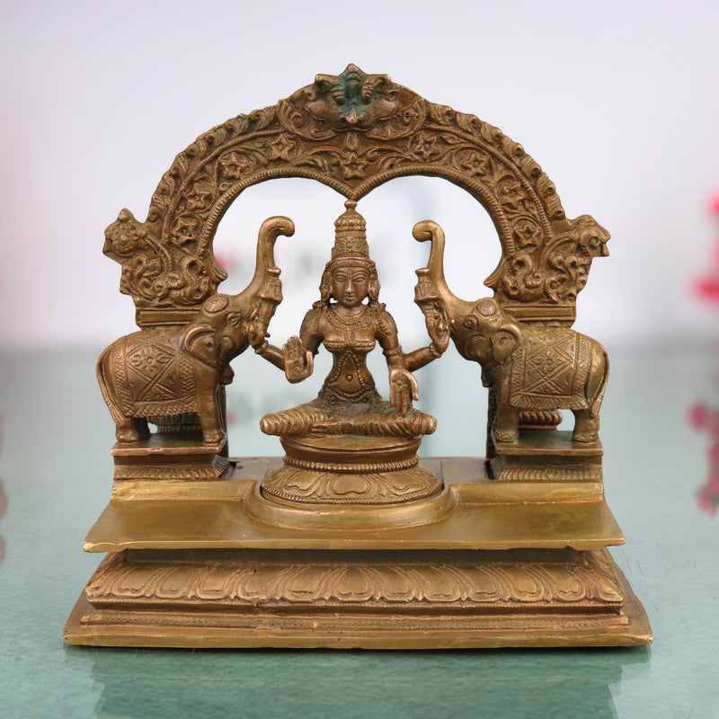Bronze Gaja Lakshmi Idol Sri Gajalakshmi Mahalakshmi Devi Elephant Lakshmi Murti Traditional Chola Art Statue for Puja Mandir Decor, Brown, 6.5 Inch, 1 Piece