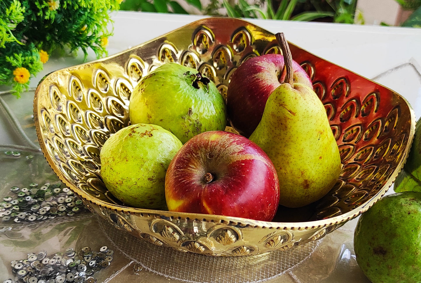 Brass Designer Handmade Fruit Basket Chocolate Bowl Centerpiece Dish Width 21.59 cm