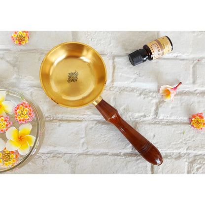 Brass Matt Finish Oil Warmer Bowl With Wooden Handle, Length-22.86 cm