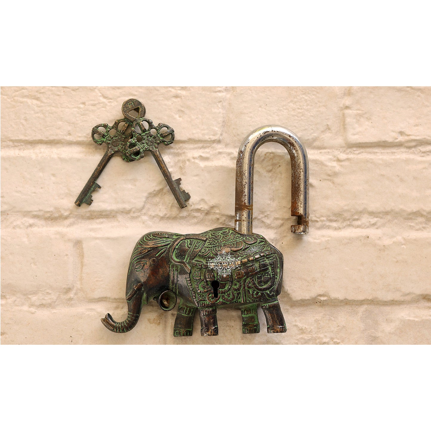 Handmade Old Vintage Style Dark Broun Antique Elephant Shape Brass Security Lock with 2 Keys, Size-4x12.70 cm