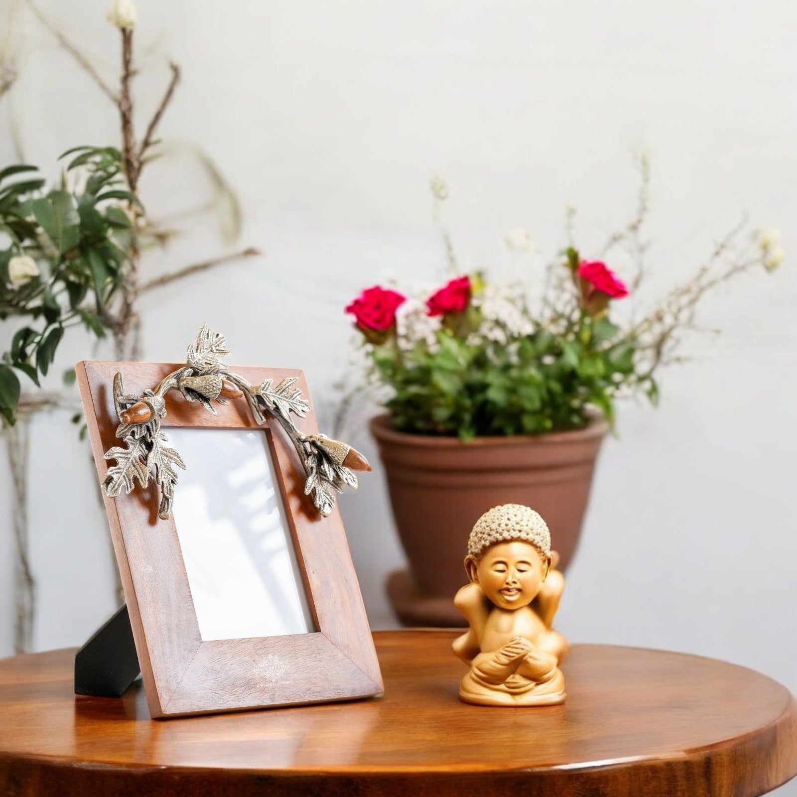 Wooden Photo Frame with Leaf & Acorn Design, 17x11 cm  Photo Size – Elegant Decorative Frame for Home Décor.