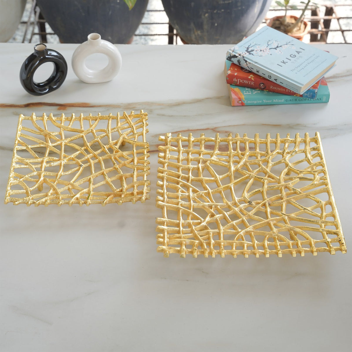 Brass Finish Decorative Aluminium Centerpiece Platter
