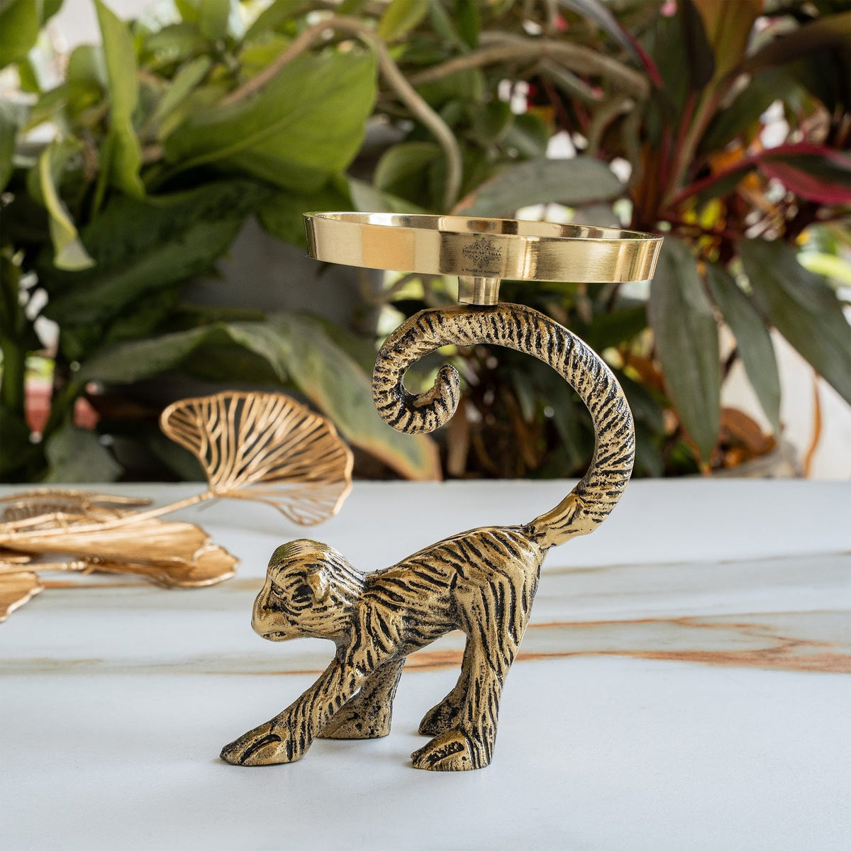 Brass Finish Aluminium Monkey Showpiece