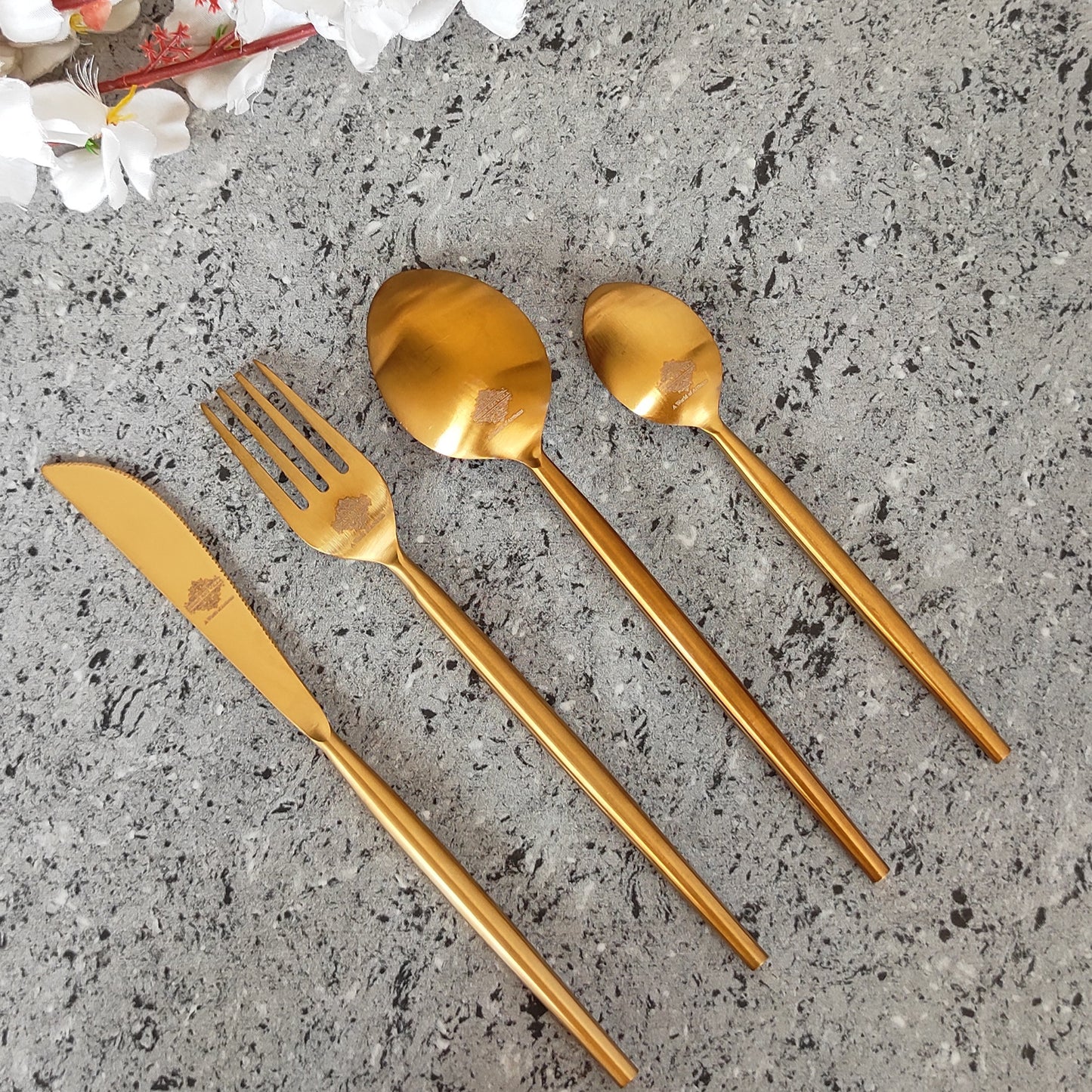 Pure Stainless Steel Gold Shine Finish Oval Cutlery Set 6x4=24 Pcs