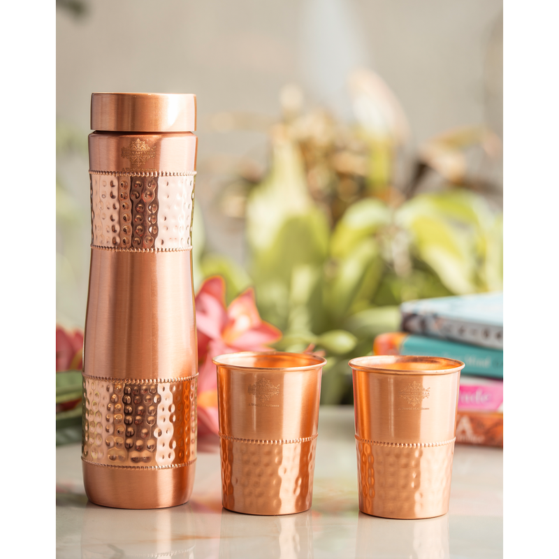 Indian Art Villa, Copper Drinkware Gift Set of 2 Glass and 1 Bottle With Half Lacquer Half Hammer Design, 275 ML  Glass and 1000 ml Bottle