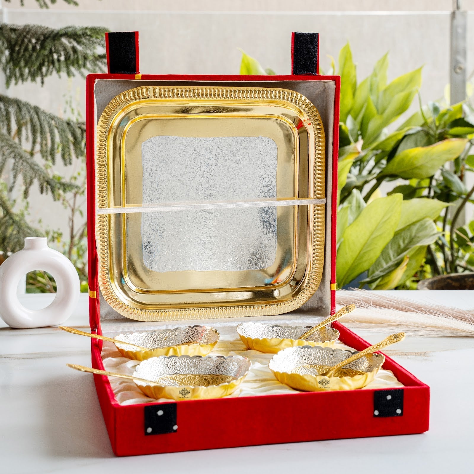 Pure Silver Plated Gold Polished 4 Bowl 4 Spoons 1 Tray