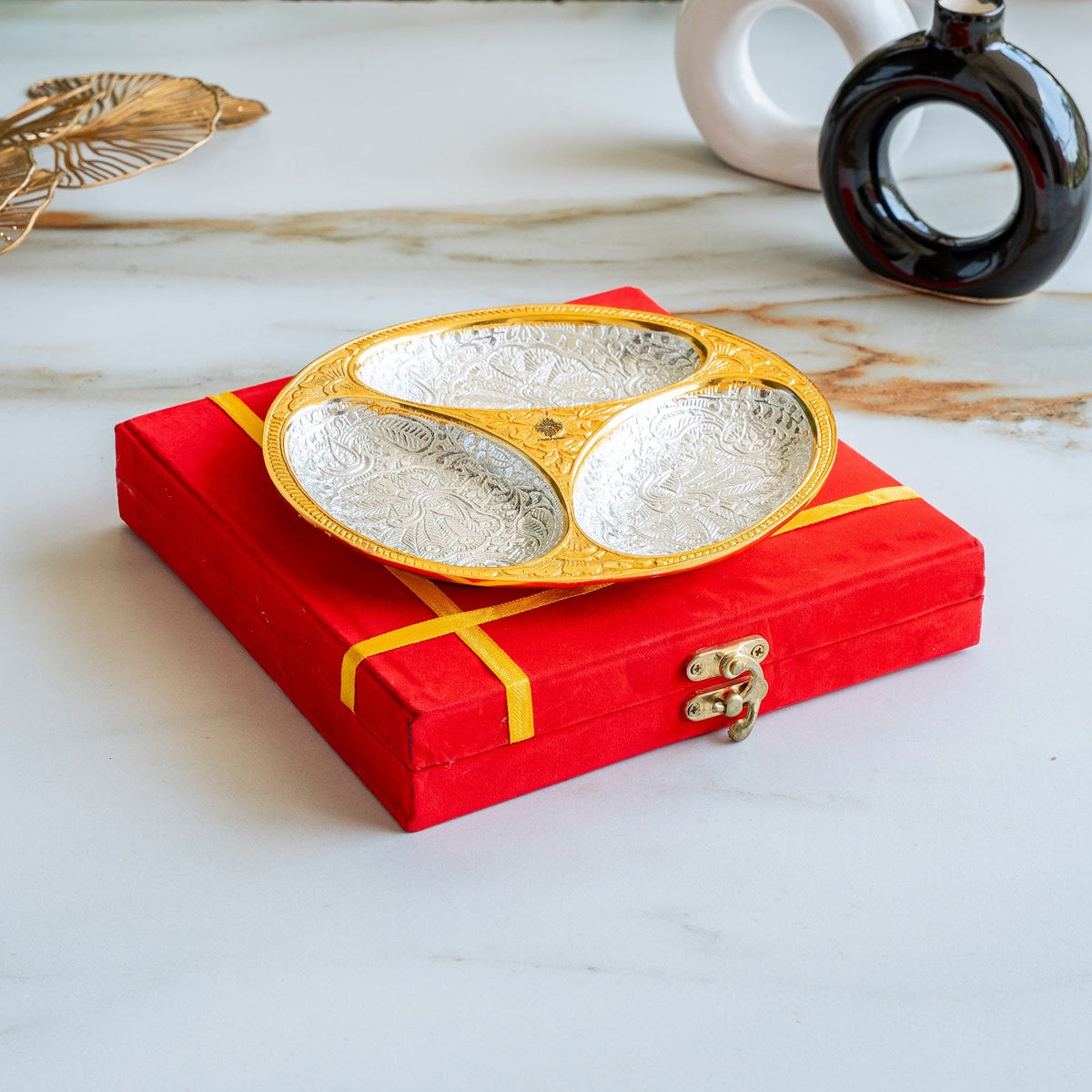 Silver-plated gold Polished inside peacock Engraved Decorative Platter