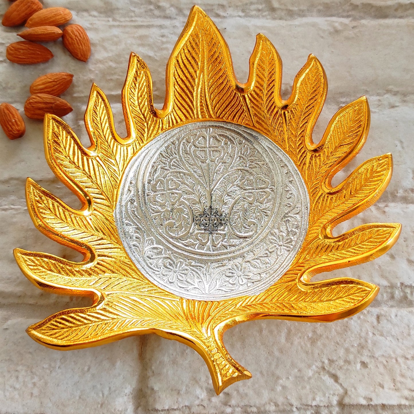 Silver-plated gold Polished Aluminum Flower Engraved Feather Design Decorative Platter