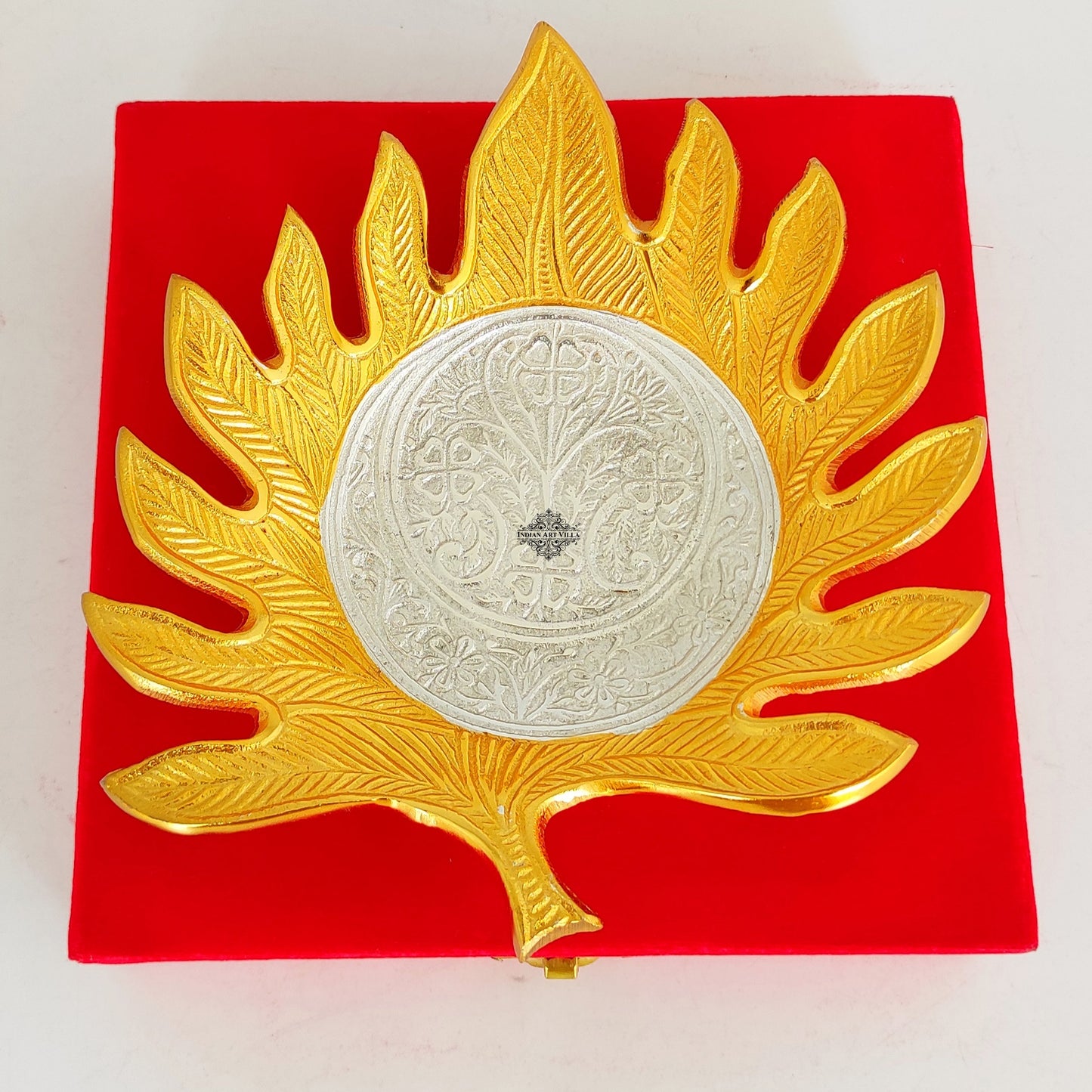 Silver-plated gold Polished Aluminum Flower Engraved Feather Design Decorative Platter