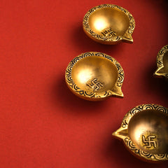 Brass Diya Set of 4 with Velvet Gift Box – Elegant Gift Hamper