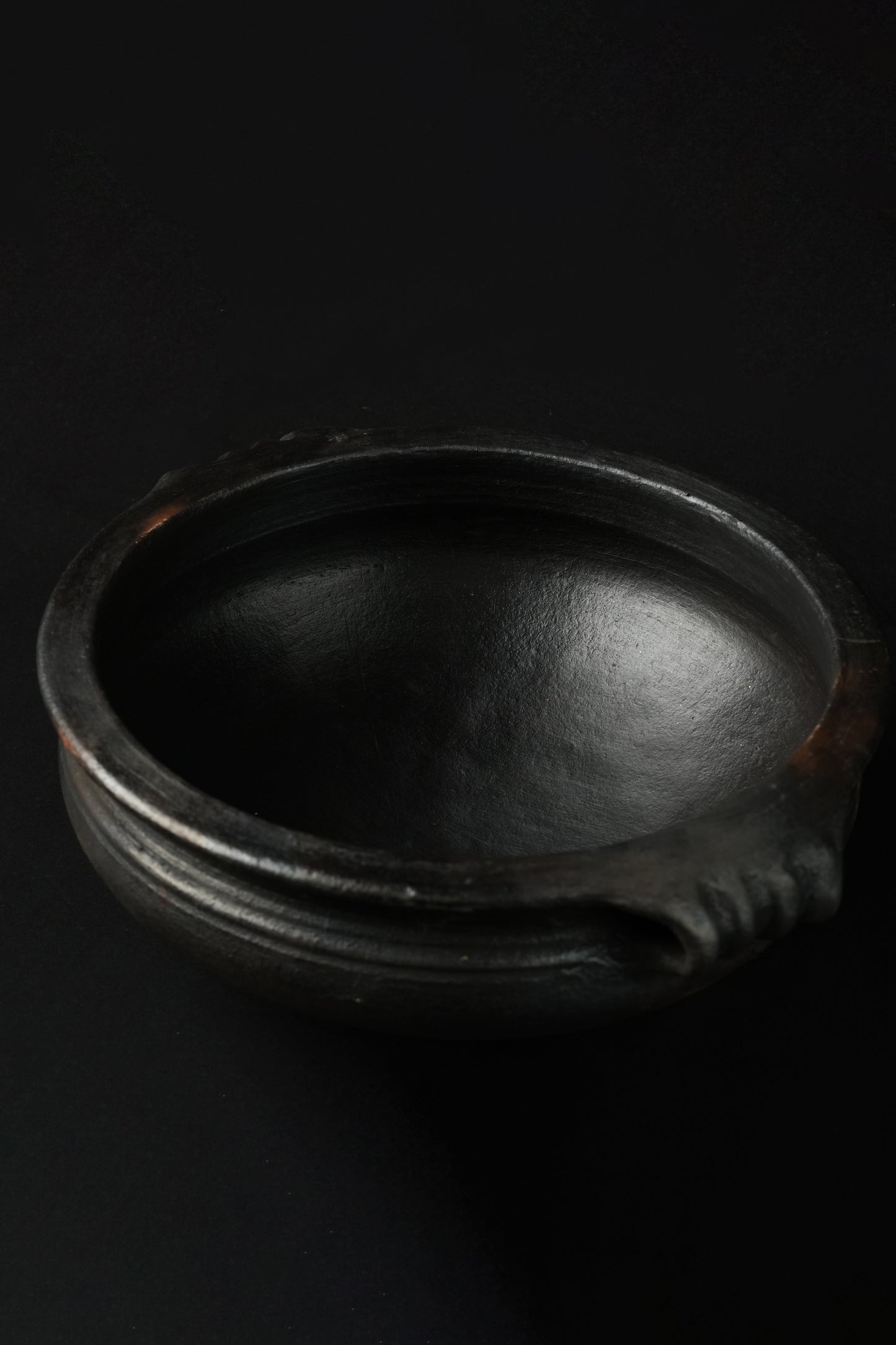 Blackened Clay Uruli Extra Large ( HOUSE DECOR - SUPER LARGE)