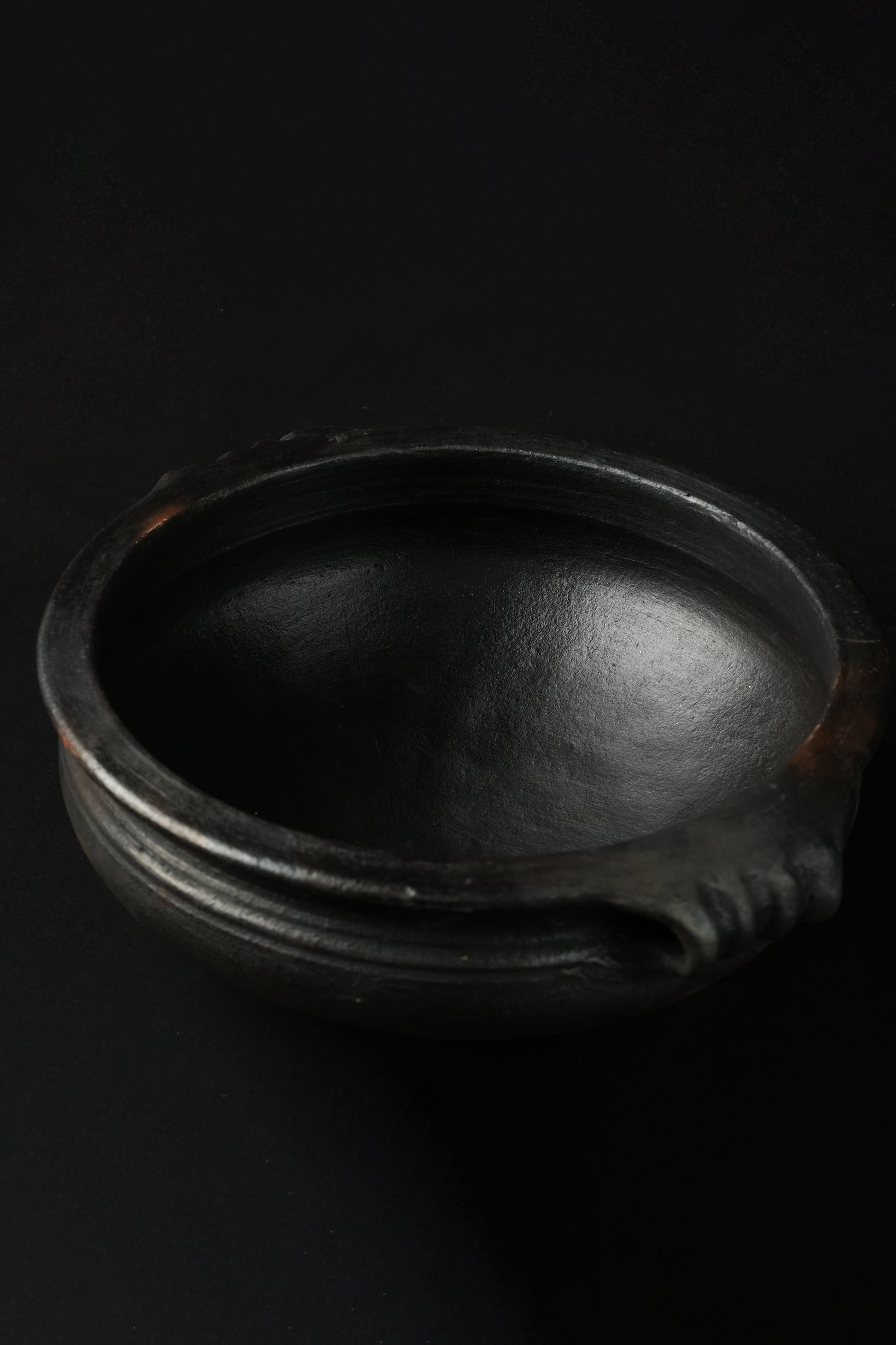 Blackened Clay Uruli Extra Large ( HOUSE DECOR - SUPER LARGE)