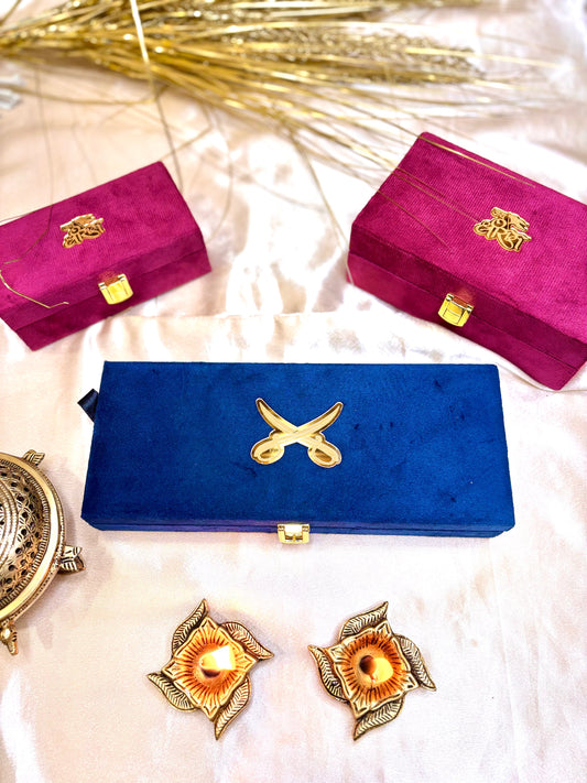 Brass Handcrafted Katar with Velvet Gift Box – Premium Indian Decor (9.5 Inch)