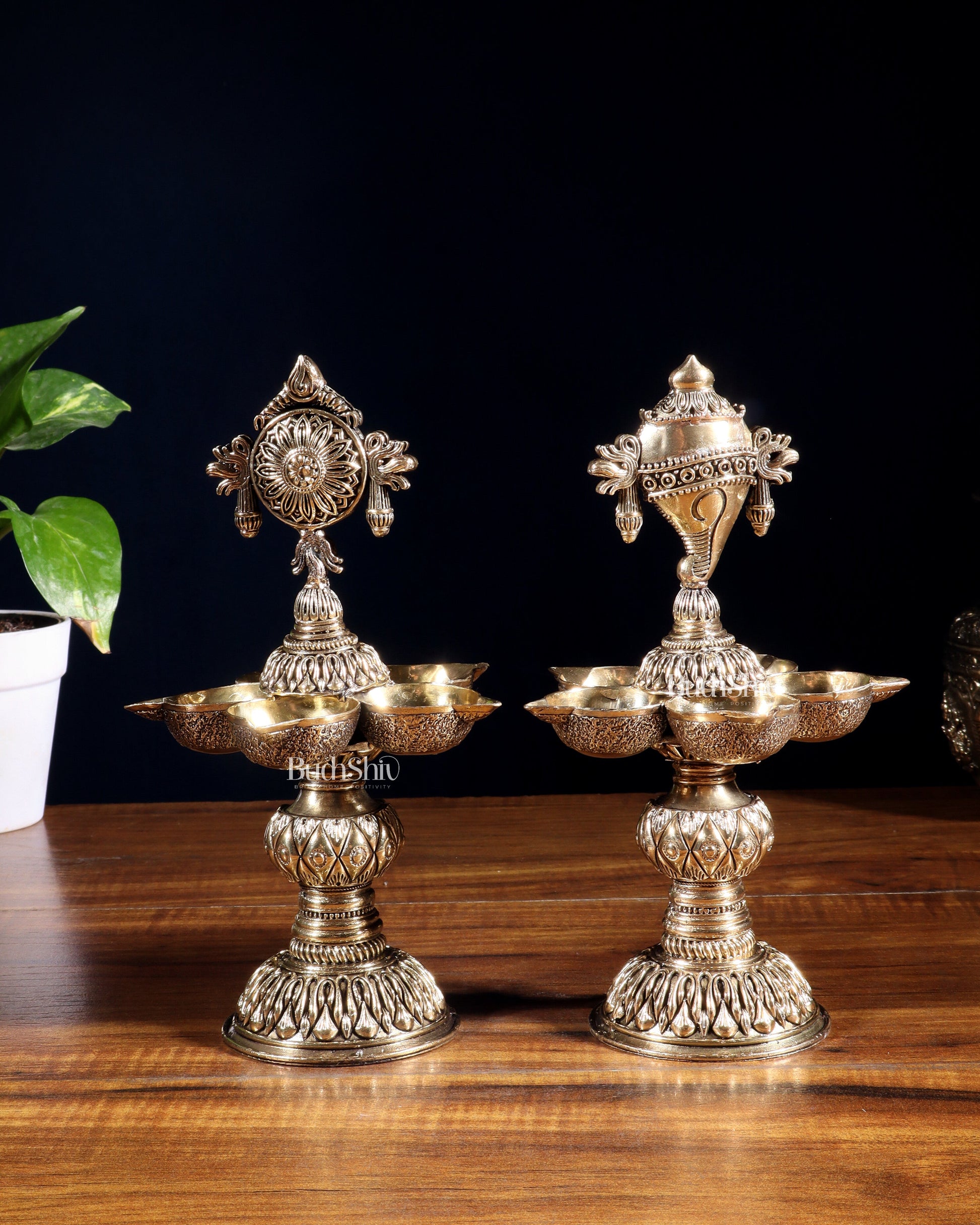 Brass Superfine Shanku Chakra Lamps – Intricately Crafted 8 inch