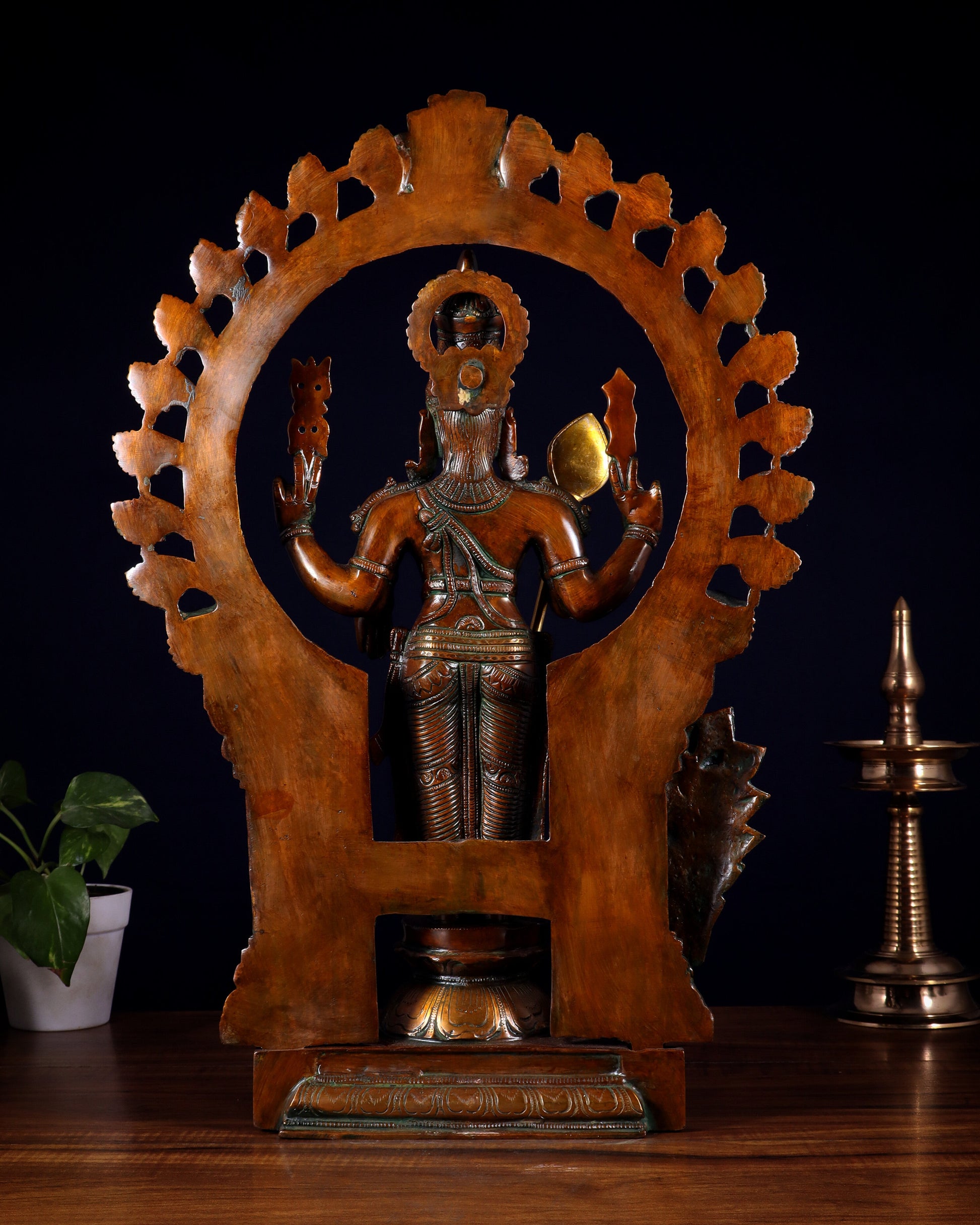 Pure Brass Murugan with Thiruvachi Prabhavali Arch 23 inch Double Chola Tone