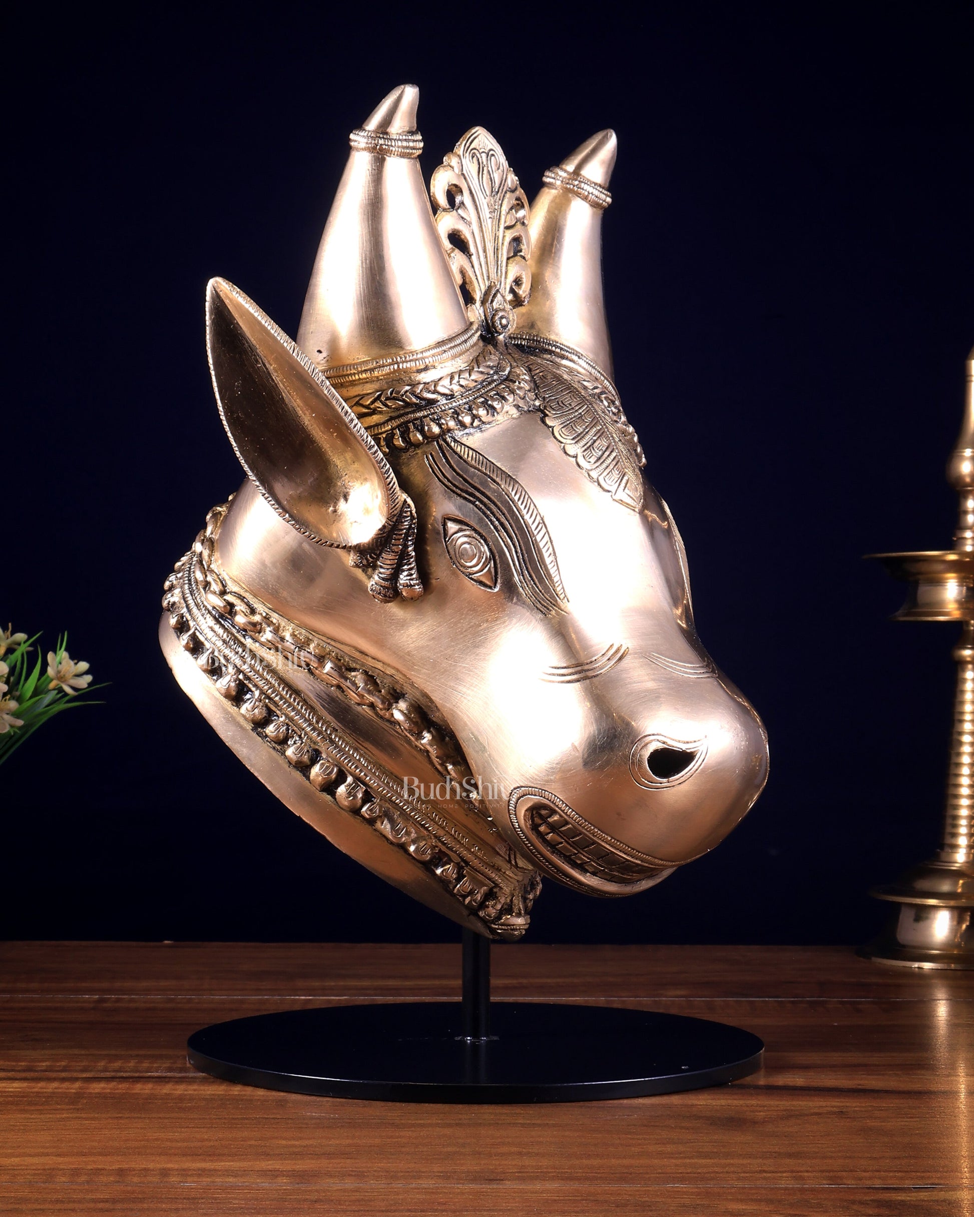 Pure Brass Bull Head Artefact – Table Décor
