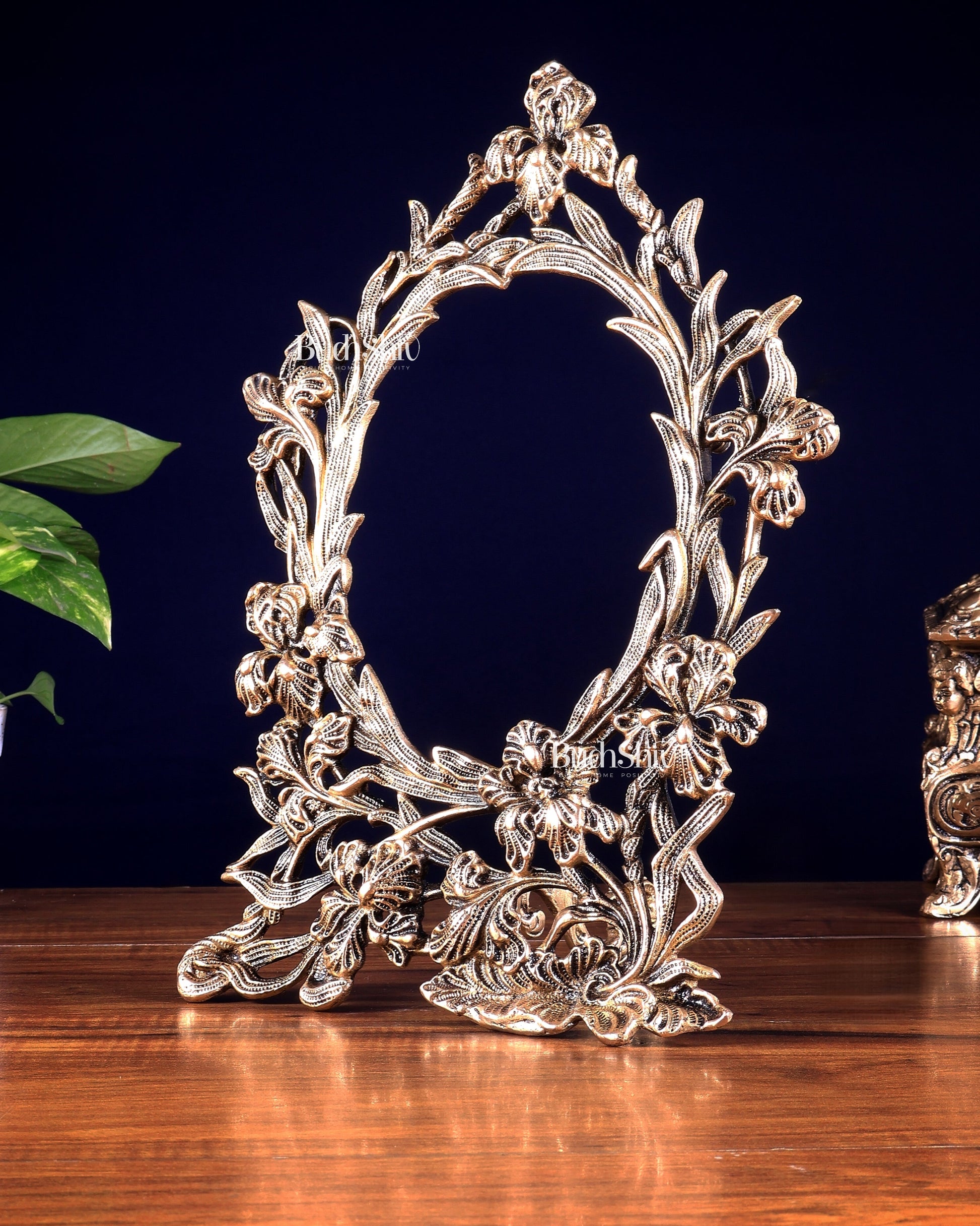 Vintage Brass Photo Frame – Wall Hanging & Tabletop with Adjustable Stand