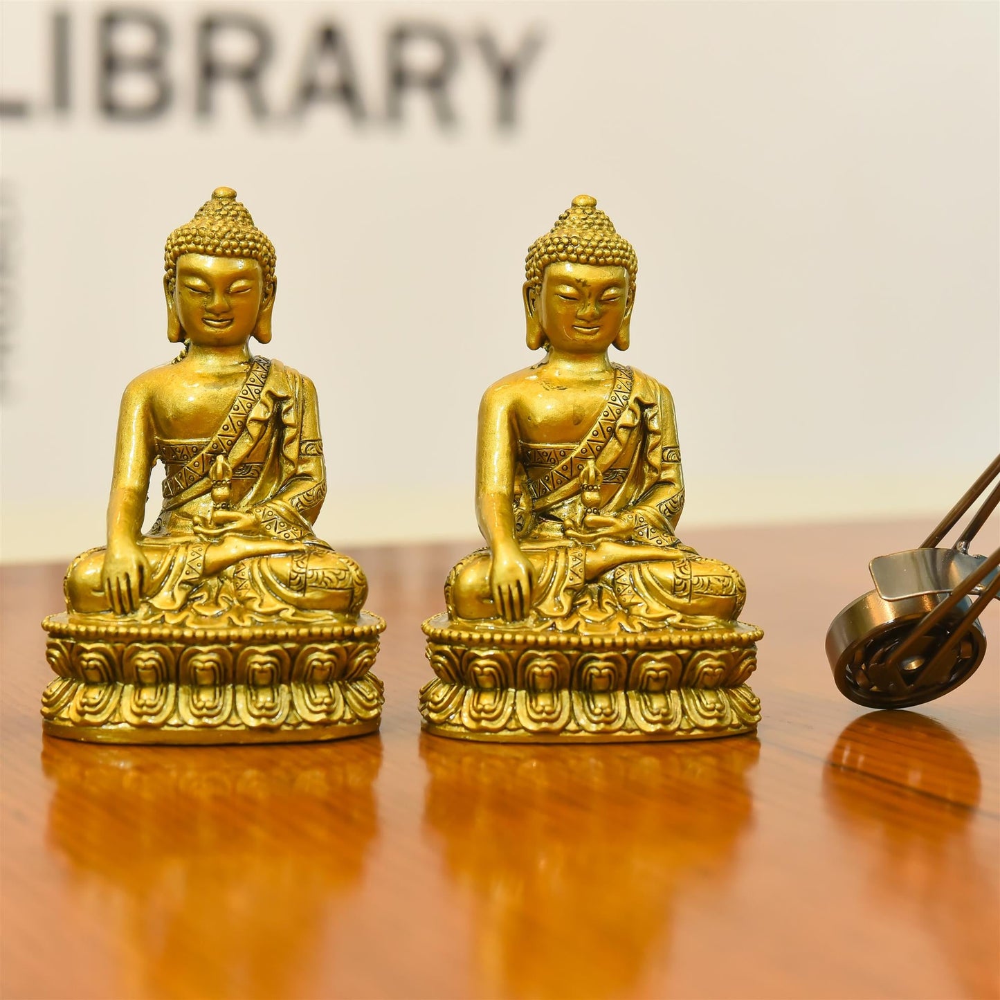 Polyresin Sitting Buddha Meditation Idol (4.5 Inch)