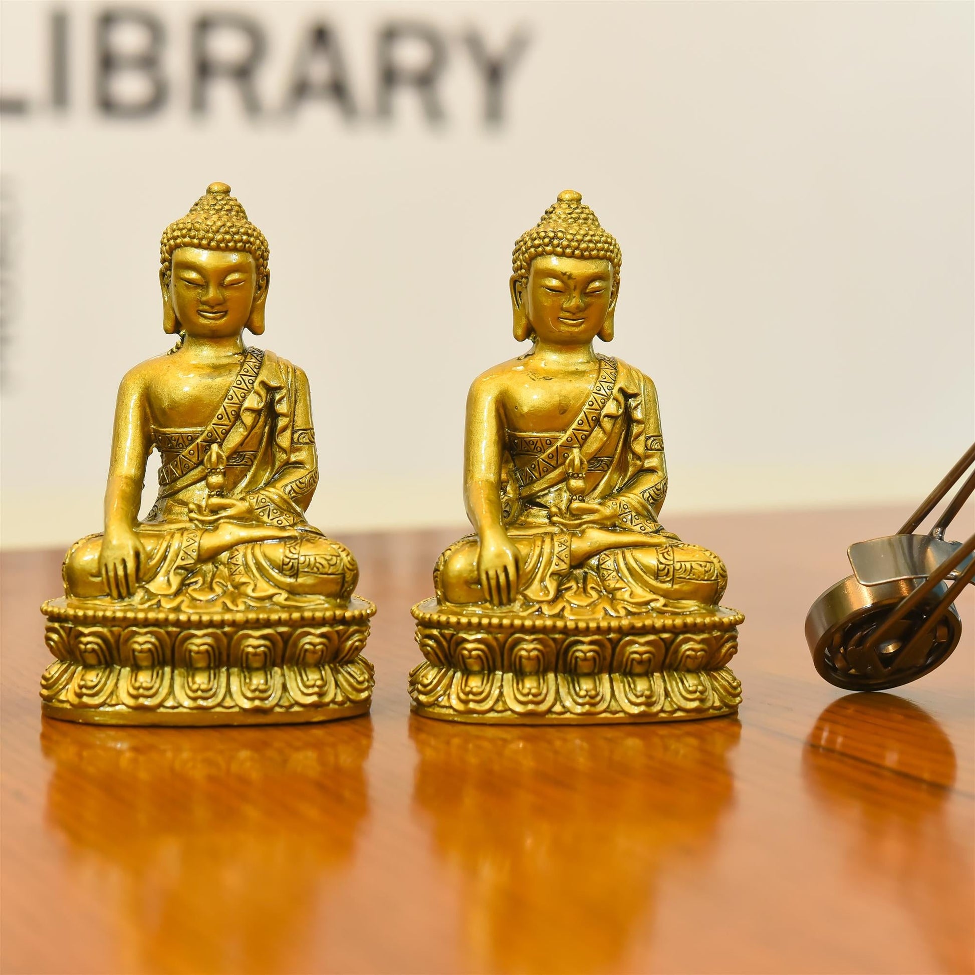 Polyresin Sitting Buddha Meditation Idol (4.5 Inch)