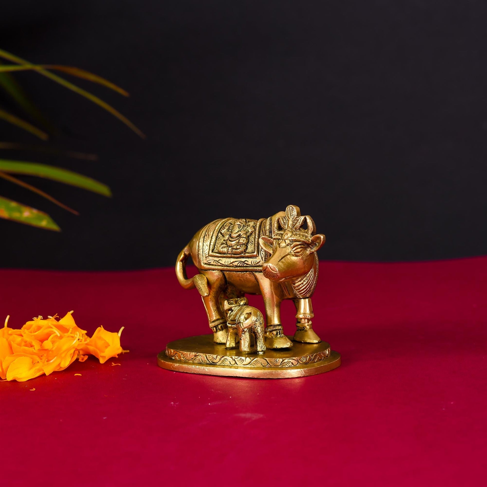 Brass Kamdhenu Cow With Calf Idol (2.5 Inch)