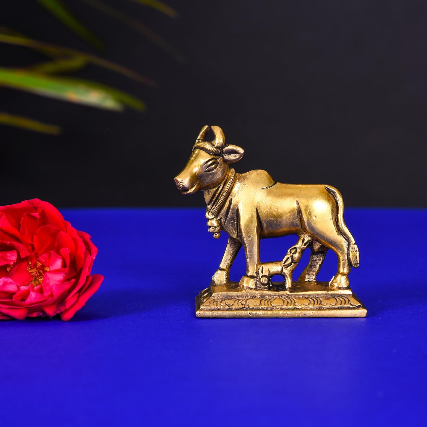 Brass Kamdhenu Cow With Calf Idol (2.3 Inch)